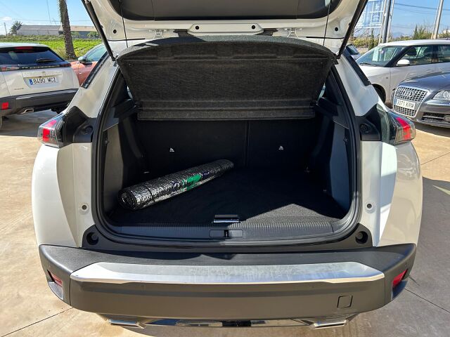 PEUGEOT 2008 ALLURE 1.2 E-THP AUTO SPANISH LHD IN SPAIN 39000 MILES SUPERB 2020